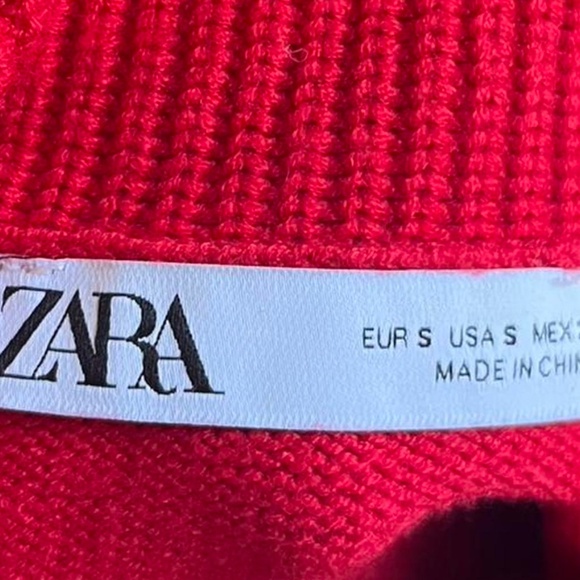 Red Zara cropped sweater with zip-up collar and long sleeves - Picture 4 of 5